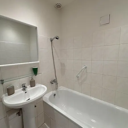 Deluxe Center פראג
