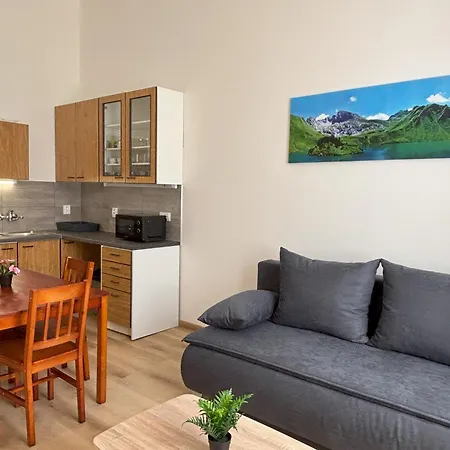 Deluxe Center Apartman *